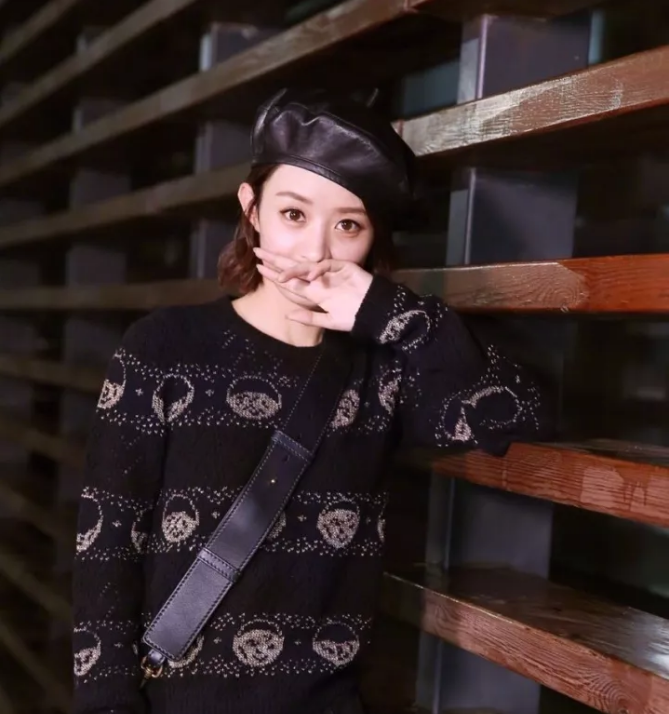 今年秋冬最chic！原來短發(fā)和帽子這么配?。? border=