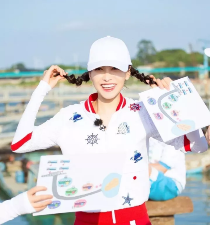 今年秋冬最chic！原來短發(fā)和帽子這么配??！