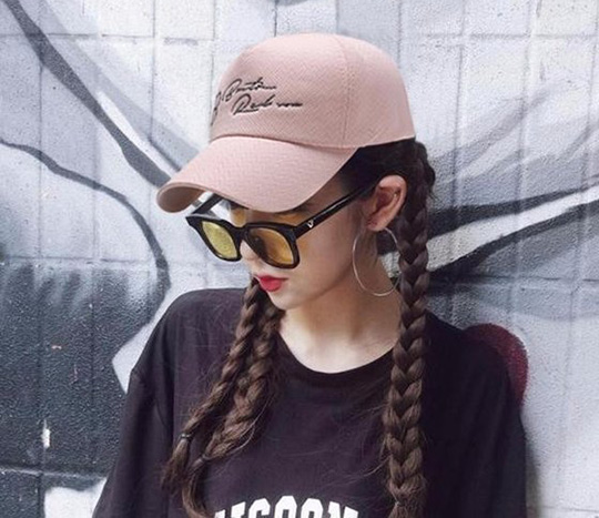 美麗的帽子，帶給你不一樣的春天